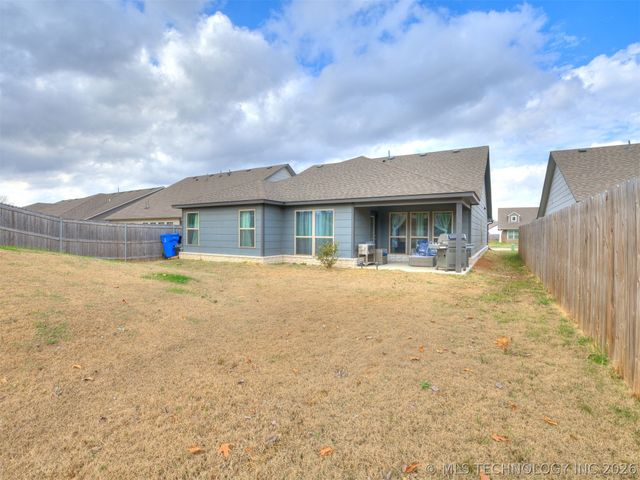 1825 E Winston Street, Broken Arrow, OK 74011