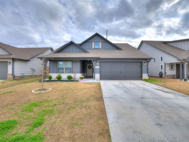 1825 E Winston Street, Broken Arrow, OK 74011