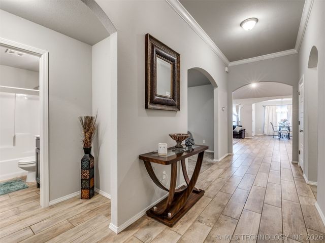 1825 E Winston Street, Broken Arrow, OK 74011