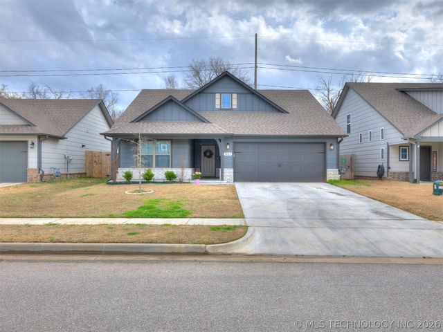 1825 E Winston Street, Broken Arrow, OK 74011