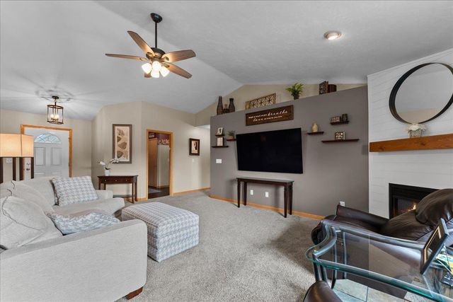 2540 MANITOWOC ROAD, Green Bay, WI 54311