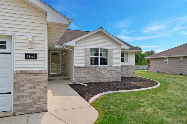 2540 MANITOWOC ROAD, Green Bay, WI 54311