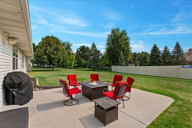 2540 MANITOWOC ROAD, Green Bay, WI 54311