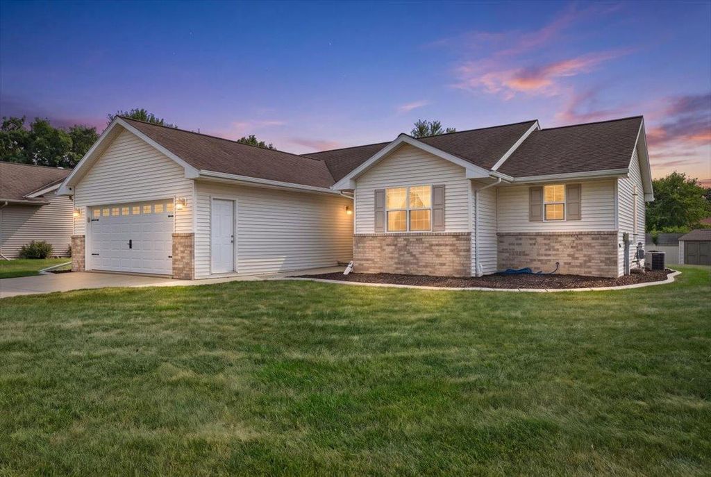 2540 MANITOWOC ROAD, Green Bay, WI 54311