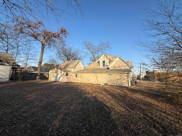 409 S Spring Street, Searcy, AR 72143