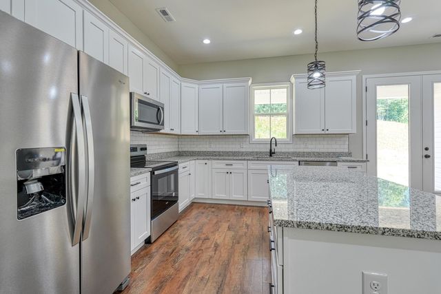 82 Old Schoolhouse Road, Spartanburg, SC 29307