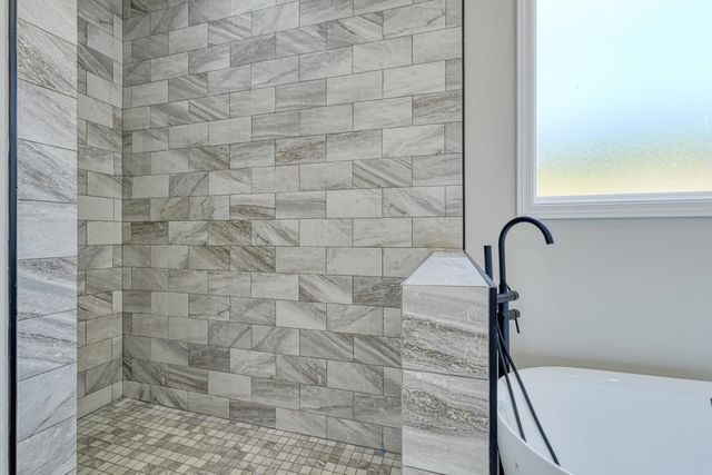 82 Old Schoolhouse Road, Spartanburg, SC 29307