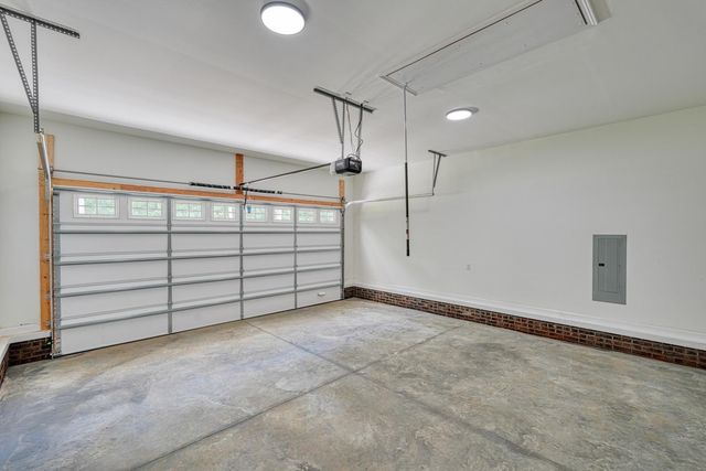 82 Old Schoolhouse Road, Spartanburg, SC 29307