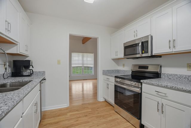 230 Woodruff Rd, Adams, TN 37010