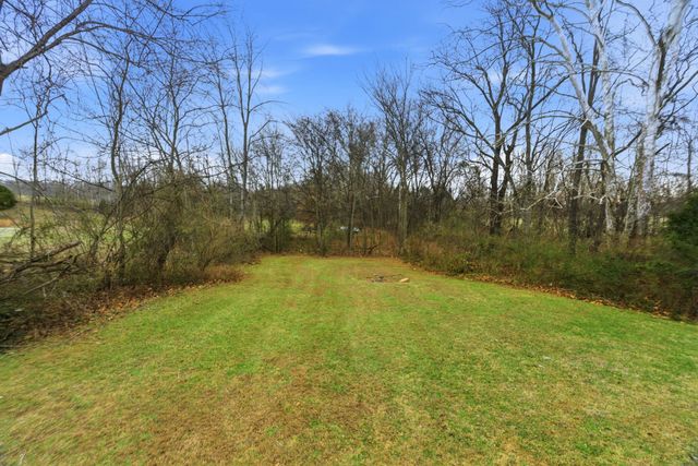 230 Woodruff Rd, Adams, TN 37010