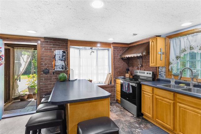 511 Covert Rd, North Beaver Twp, PA 16102