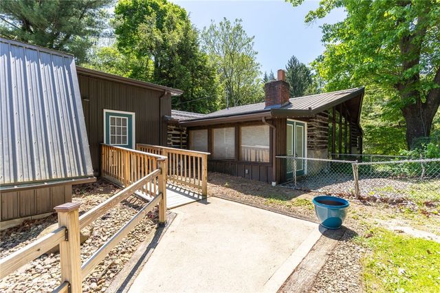 511 Covert Rd, North Beaver Twp, PA 16102