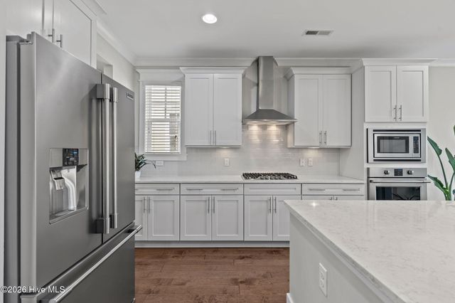 900 Bedminister Lane, Wilmington, NC 28405