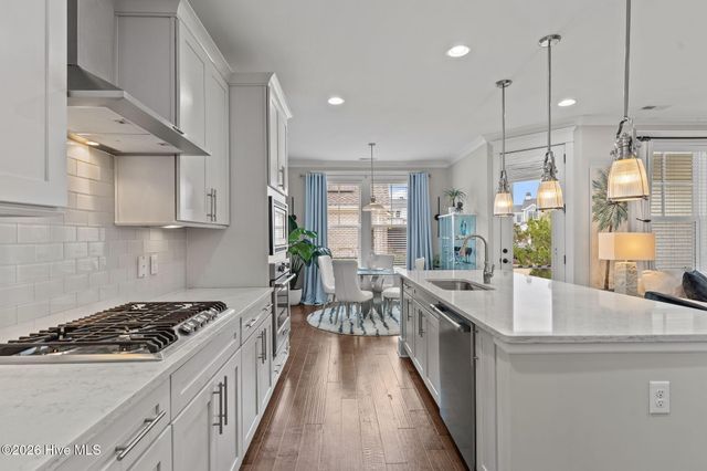 900 Bedminister Lane, Wilmington, NC 28405