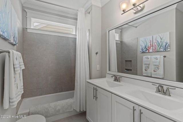 900 Bedminister Lane, Wilmington, NC 28405