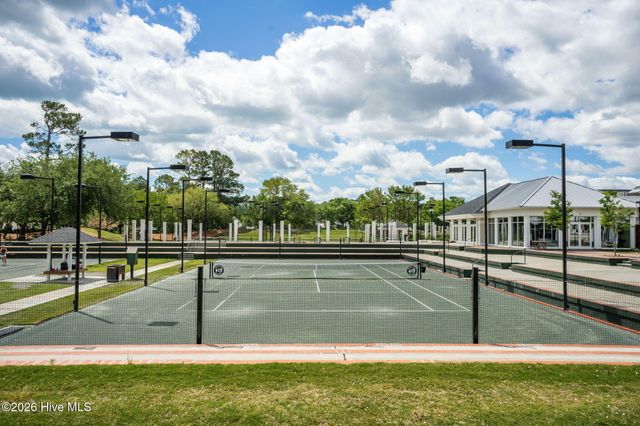 900 Bedminister Lane, Wilmington, NC 28405