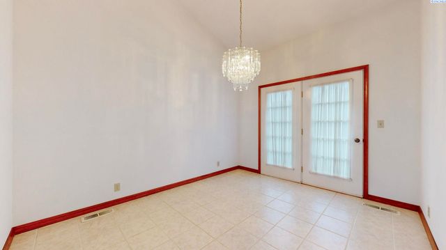 510 Boros Court, Richland, WA 99352