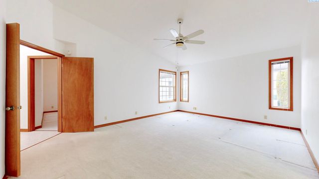 510 Boros Court, Richland, WA 99352