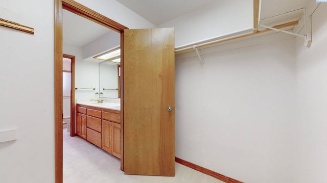 510 Boros Court, Richland, WA 99352