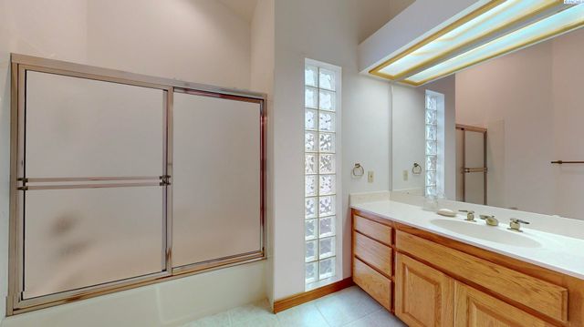 510 Boros Court, Richland, WA 99352