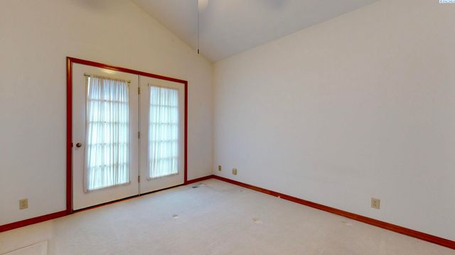 510 Boros Court, Richland, WA 99352