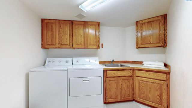 510 Boros Court, Richland, WA 99352