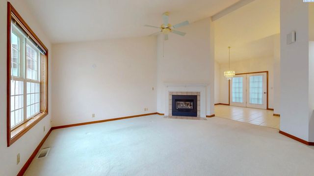 510 Boros Court, Richland, WA 99352