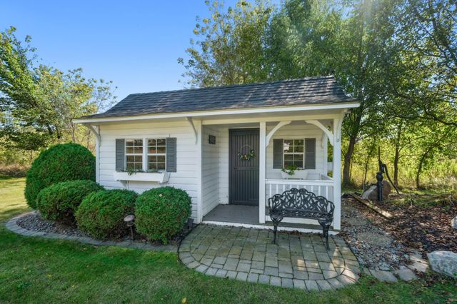9520 Scott St, Greenfield, MN 55373