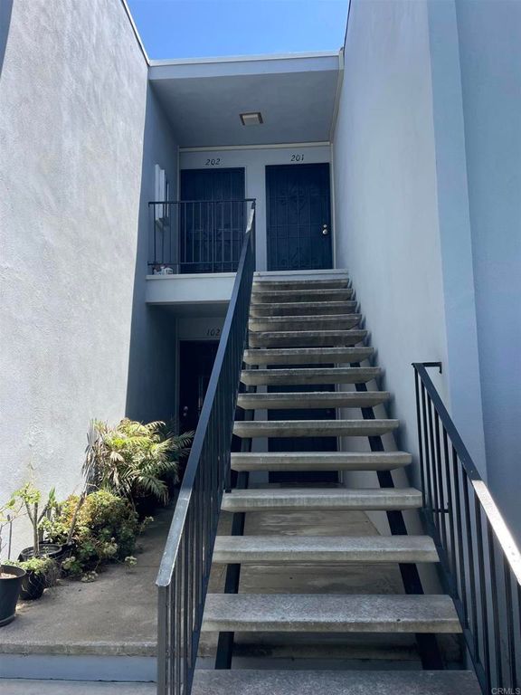 4750 Noyes Street 202, San Diego, CA 92109
