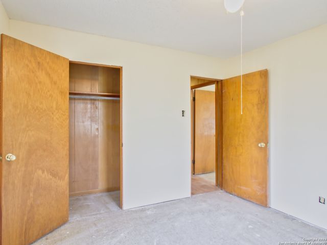 1009 N Esplanade St, Karnes City, TX 78118