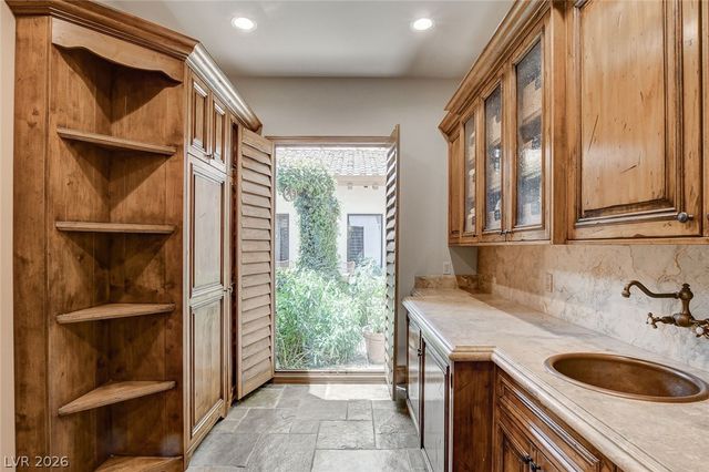 15 Rue Du Rivoli Place, Henderson, NV 89011