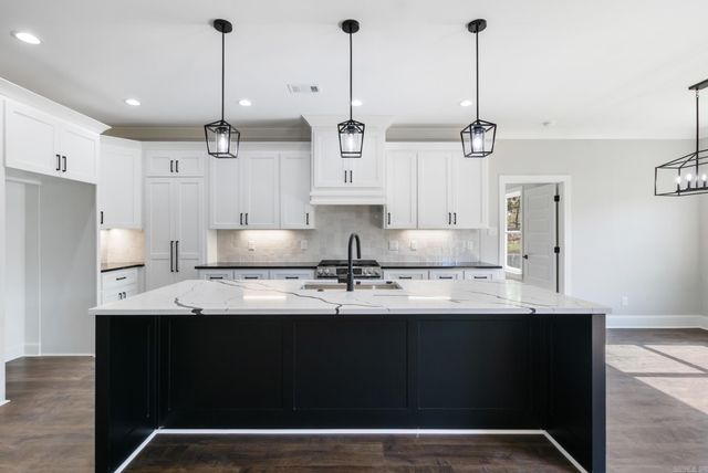 517 Valley Oak Drive, Sherwood, AR 72120