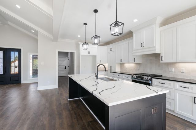 517 Valley Oak Drive, Sherwood, AR 72120