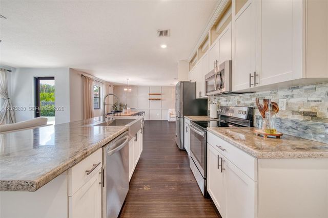 2655 SE 1st Street, Homestead, FL 33033