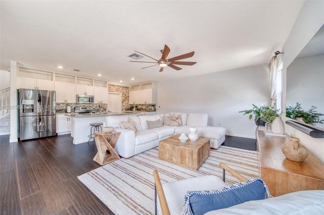 2655 SE 1st Street, Homestead, FL 33033