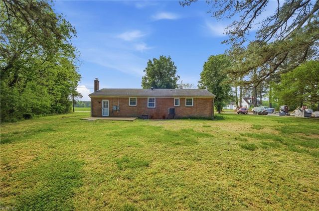 8157 Glass RD, Hayes, VA 23072