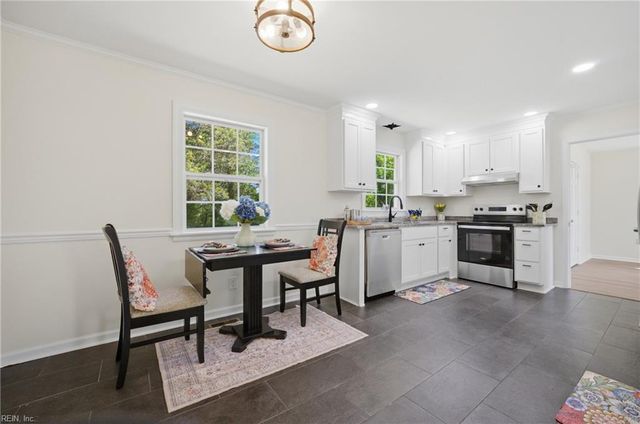 8157 Glass RD, Hayes, VA 23072