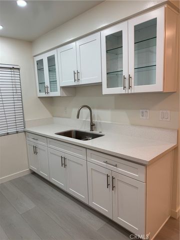 580 W Stocker 4, Glendale, CA 91202