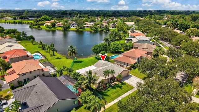 15600 Huntridge Rd, Davie, FL 33331