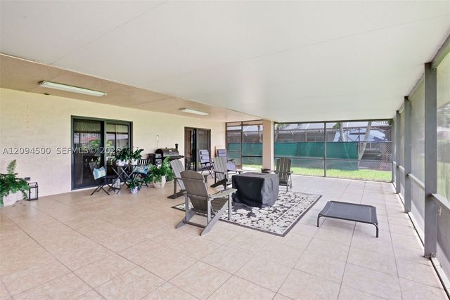 15600 Huntridge Rd, Davie, FL 33331