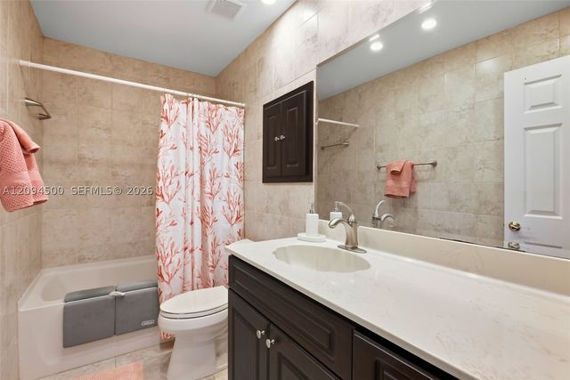 15600 Huntridge Rd, Davie, FL 33331
