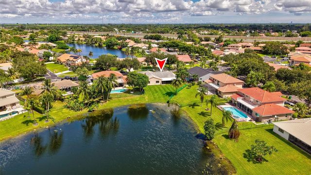 15600 Huntridge Rd, Davie, FL 33331