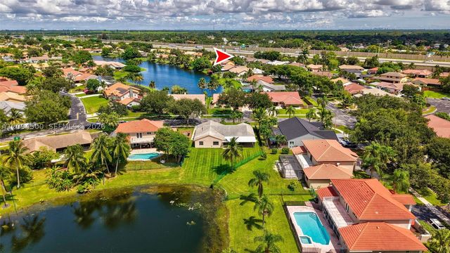 15600 Huntridge Rd, Davie, FL 33331