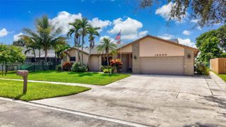 15600 Huntridge Rd, Davie, FL 33331