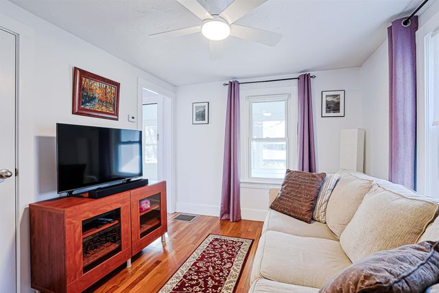 64 School Street, Allenstown, NH 03275