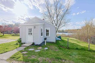 64 School Street, Allenstown, NH 03275