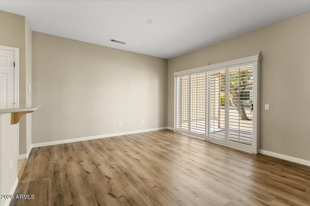 Image 12 of property listing at 15478 W MOONLIGHT Way, Surprise, AZ 85374