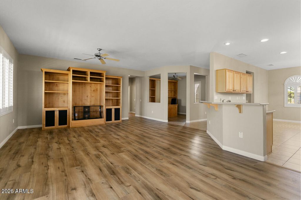 Image 13 of property listing at 15478 W MOONLIGHT Way, Surprise, AZ 85374