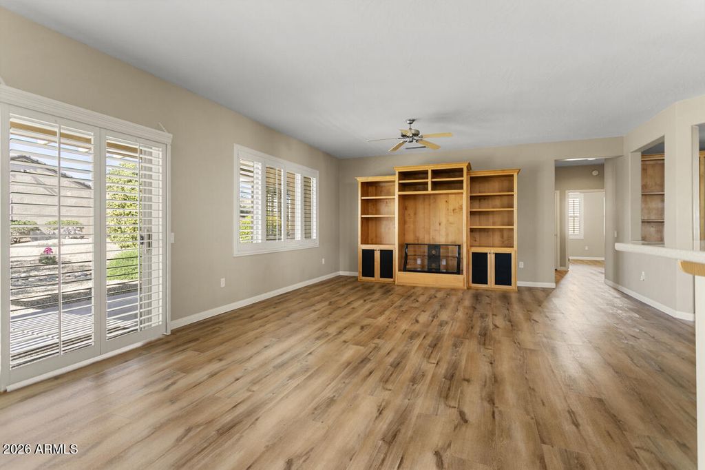 Image 14 of property listing at 15478 W MOONLIGHT Way, Surprise, AZ 85374