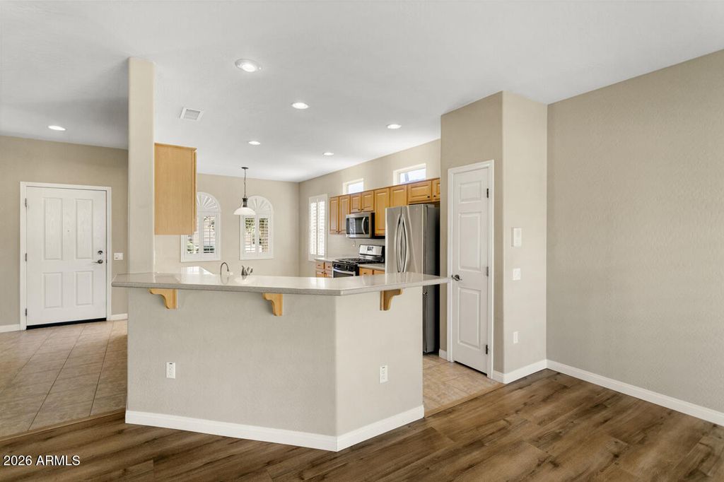 Image 15 of property listing at 15478 W MOONLIGHT Way, Surprise, AZ 85374